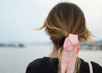 Ламінування волосся: чи можна проводити цю процедуру в домашніх умовах?