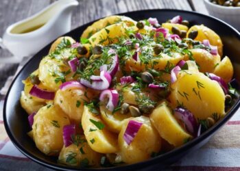 Легендарний німецький картопляний салат: як його готують у різних землях Німеччини