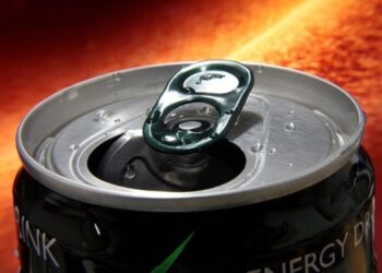 Може спричинити раптову зупинку серця: який популярний напій не варто пити