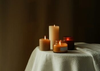 Можна навіть потрапити до лікарні: лікар розповів, що запах аромасвічок небезпечний