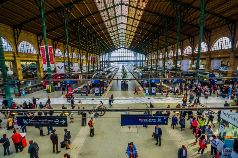 Найбільший вокзал Парижа паралізувала бомба часів Другої світової війни