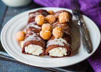 Найніжніші шоколадні млинці з какао: такі смачні, що всі просять добавки