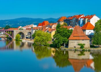 Названо мальовниче місто Європи, невідоме туристам: де воно знаходиться