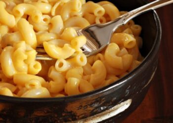 Не слипнутся и останутся вкусными: как долго можно хранить вареные макароны