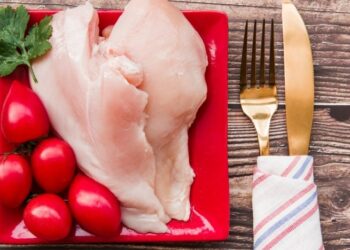 Не только куриная грудка: какие продукты помогут вам добавить белок в рацион