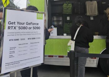 NVIDIA продає RTX 5080 і RTX 5090 як гарячі пиріжки — буквально