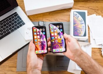 OLED-екрани стануть яскравішими з органічним напівпровідником, що закручує електрони по спіралі