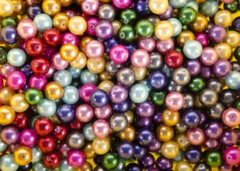 Пластикові кульки дозволять гаджетам працювати без батареї — як це можливо