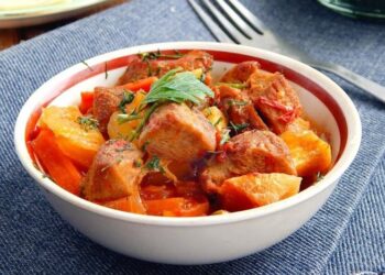 Попробуйте приготовить азу – других блюд не захотите: яркое блюдо из мяса и картофеля (ВИДЕО)