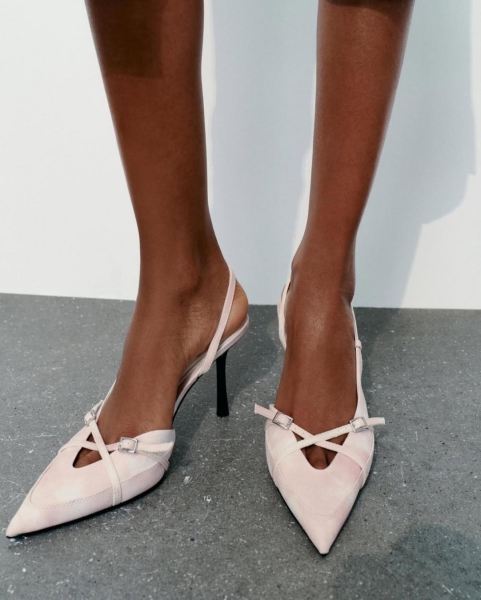 Повинне бути у вашому гардеробі: п'ять наймодніших пар взуття для весни-2025