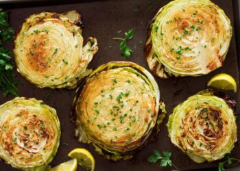 Роскошное весеннее блюдо: вы не знали, что капусту можно приготовить так вкусно (ВИДЕО)