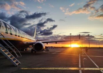 Ryanair ініціювала кримінальне розслідування щодо пасажира-“дипломата”: що трапилось