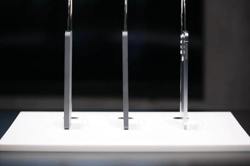 Суттєво менша за iPhone 17 Air: інсайдери розкрили ціну ультратонкого Samsung Galaxy S25 Edge