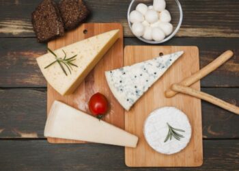 Три найкорисніші види сиру: обов’язково додайте їх до свого раціону