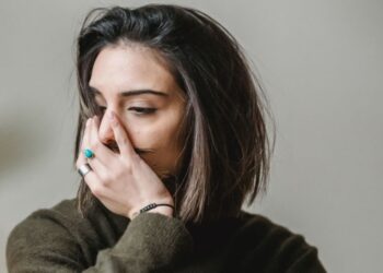 Вас використовують: як розпізнати маніпуляцію та дати відсіч