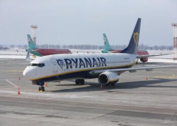 Велика авіакомпанія розробила план відновлення польотів в Україні, але є нюанс