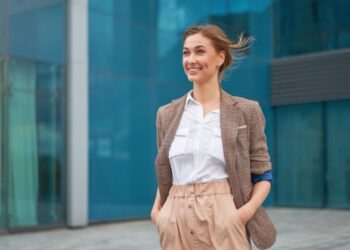 Жіночі сорочки на весну: топ-5 наймодніших фасонів