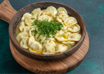 Пельмені будуть смачніші в рази — додайте у воду 3 інгредієнти