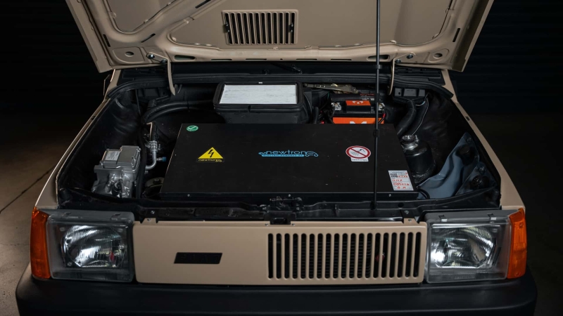 Fiat Panda 4x4 отримав електричне друге життя у вигляді ексклюзивної серії Panduccia