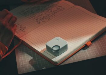 Доступні навушники з яскравим дизайном: CMF представила Buds 2 з автономністю до 55 годин