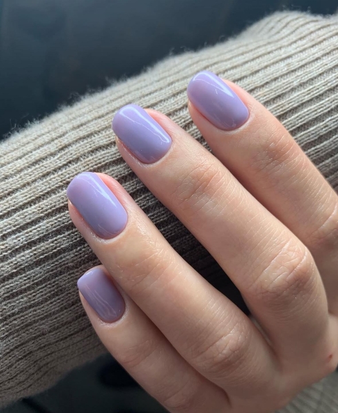 6 «приземлених» варіантів манікюру на весну та літо