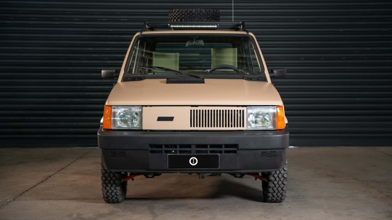 Fiat Panda 4x4 отримав електричне друге життя у вигляді ексклюзивної серії Panduccia