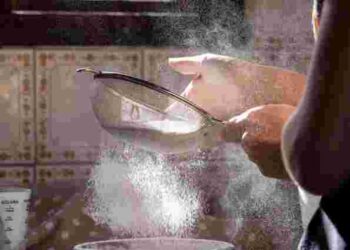 Небезпека на кухні: чи справді борошно може вибухати