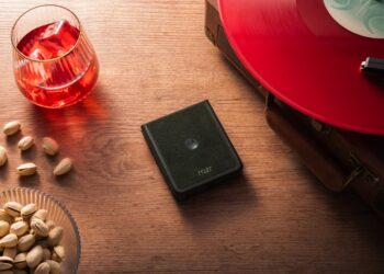 Motorola Razr 60 Ultra: найпотужніший складаний смартфон — 7-дюймовий екран, Snapdragon 8 Elite, три камери 50 МП та ще й з алькантарою