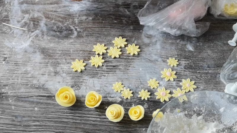 Вербові котики і бісквітні яйця: 5 креативних ідей, щоб прикрасити паску