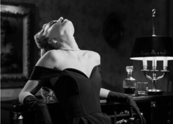 Аромати розкоші та статусності — так пахне багата жінка