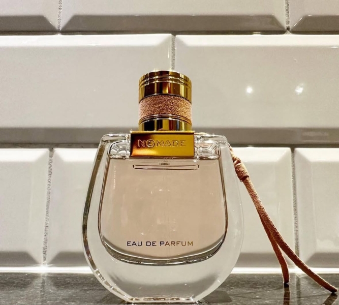 Аромати розкоші та статусності — так пахне багата жінка