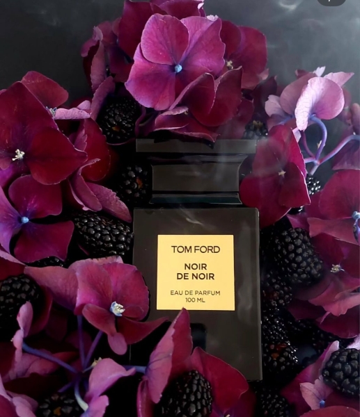 Аромати розкоші та статусності — так пахне багата жінка