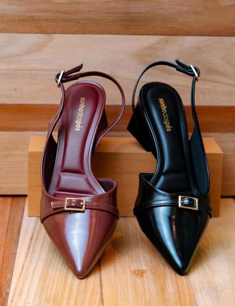 Балетки вже в минулому: названо елегантне та зручне взуття, яке повинне бути в кожної леді