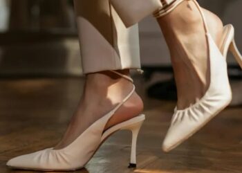 Балетки вже в минулому: названо елегантне та зручне взуття, яке повинне бути в кожної леді