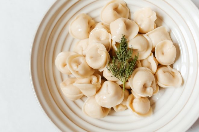 Что положить в кастрюлю, чтобы даже магазинные пельмени стали фантастически вкусными: простой трюк