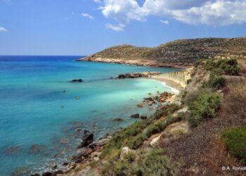 Чудовий пляж на Криті має найдовшу берегову лінію в Середземномор’ї: чим він приваблює туристів