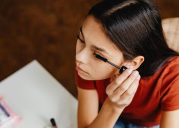 Ці поширені помилки, пов’язані з використанням туші, заважають вам зробити ідеальний макіяж