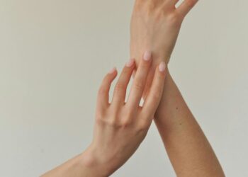 Домашні способи порятунку нігтів: що вам не розкажуть у манікюрному салоні