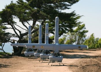 Американська Shield AI презентувала оновлену версію дрона V-BAT зі збільшеною дальністю польоту