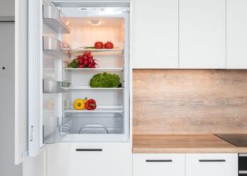 Этот список может вас удивить: повар рассказал, какие продукты следует навсегда убрать из холодильника