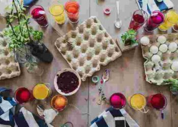 Ці натуральні бравники знайдуться на кожній кухні: фарбуємо яйця на Великдень