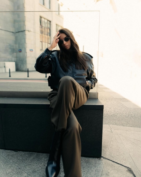 Як виглядає наймодніша шкіряна куртка на весну 2025: дружина Усика задає тренди