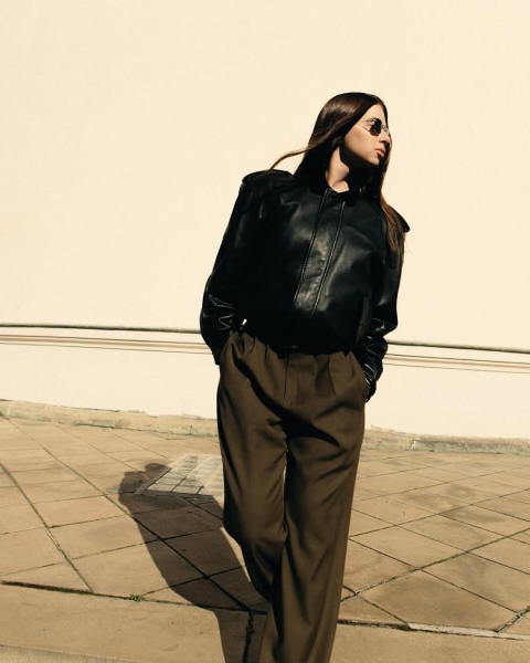 Як виглядає наймодніша шкіряна куртка на весну 2025: дружина Усика задає тренди