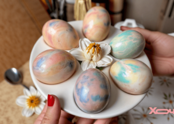 Как сделать крашенки с нежными пастельными узорами: самый простой лайфхак (ВИДЕО)