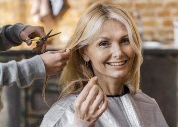 Мінус 15 років: названо три стрижки для жінок, які миттєво омолодять