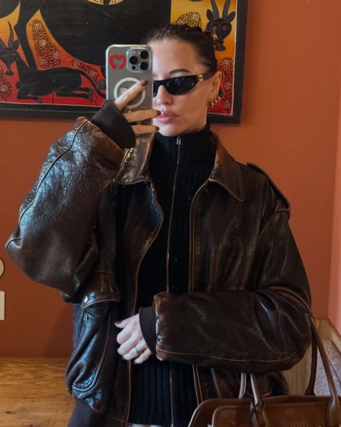 Модна жіноча куртка - дружина Решетніка і Надя Дорофєєва показали трендові куртки, фото