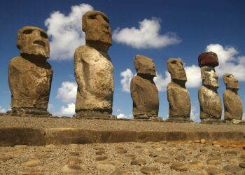 На найізольованішому острові у світі немає телефонного зв’язку і туди є лише один рейс на день