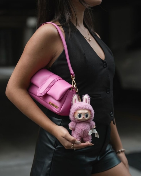 Найтрендовіший аксесуар на сумку у 2025 році: ви здивуєтеся, коли побачите його