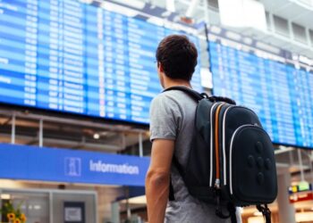 Названо найбільш дратівливу дію в аеропорту, яку здійснюють пасажири