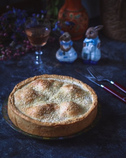 Нереально вкусный и красивый пасхальный пирог: как приготовить аппетитную выпечку (ФОТО)